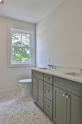29 Cox Street, Hudson, MA 01749