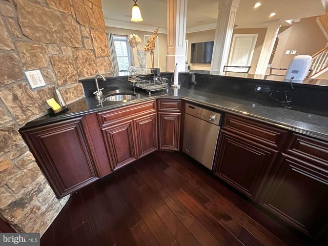 4757 CHARTER CT, Woodbridge, VA 22192