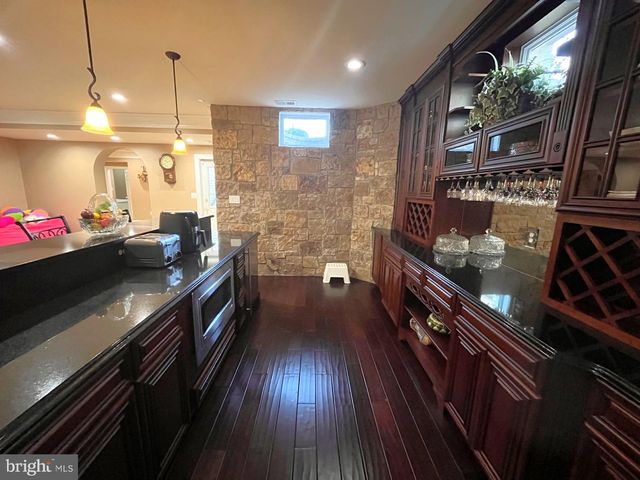 4757 CHARTER CT, Woodbridge, VA 22192