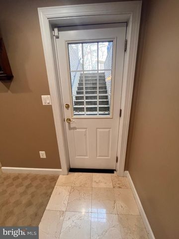 4757 CHARTER CT, Woodbridge, VA 22192