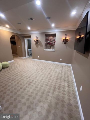 4757 CHARTER CT, Woodbridge, VA 22192