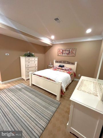 4757 CHARTER CT, Woodbridge, VA 22192