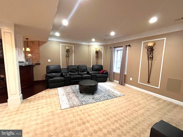 4757 CHARTER CT, Woodbridge, VA 22192