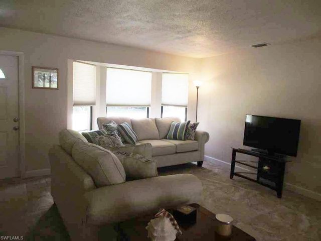 1510 SE 11th PL, Cape Coral, FL 33990