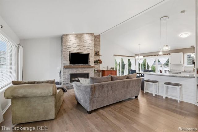 6060 Hearthside Place, Grand Blanc, MI 48439