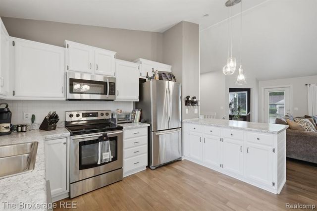 6060 Hearthside Place, Grand Blanc, MI 48439