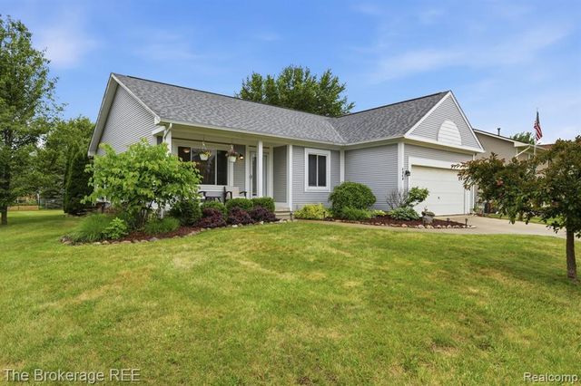 6060 Hearthside Place, Grand Blanc, MI 48439