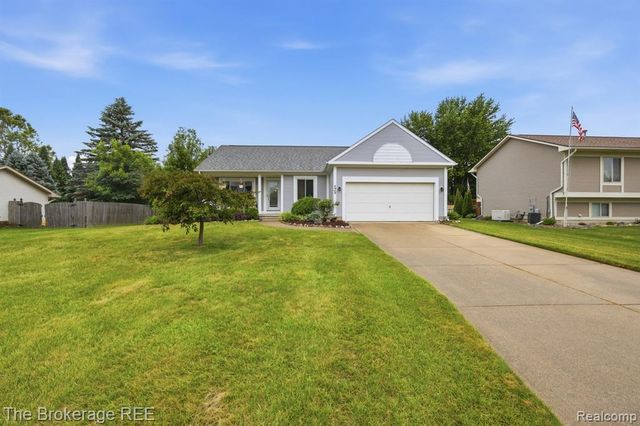 6060 Hearthside Place, Grand Blanc, MI 48439