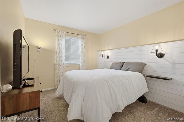 6060 Hearthside Place, Grand Blanc, MI 48439