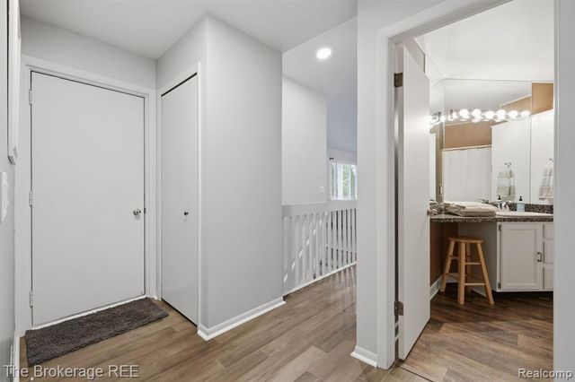 6060 Hearthside Place, Grand Blanc, MI 48439