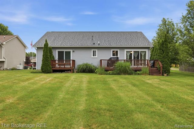 6060 Hearthside Place, Grand Blanc, MI 48439