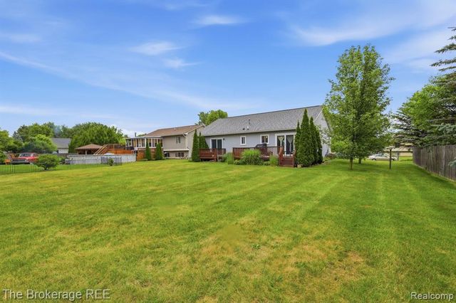 6060 Hearthside Place, Grand Blanc, MI 48439