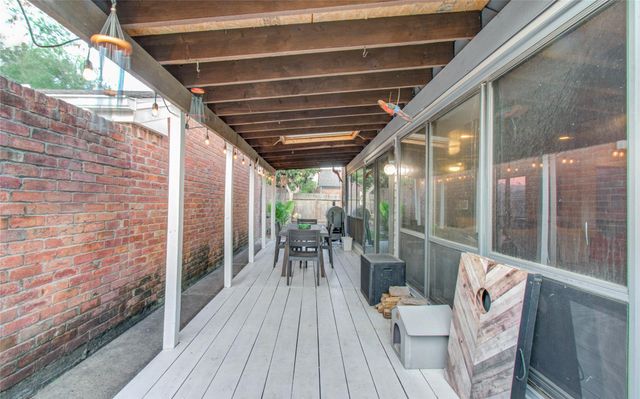 16707 Fernwood Way, Houston, TX 77058