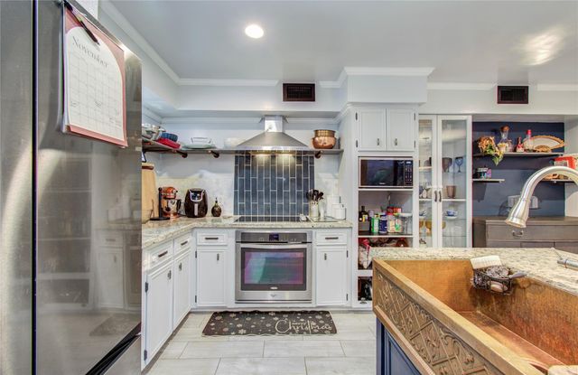 16707 Fernwood Way, Houston, TX 77058