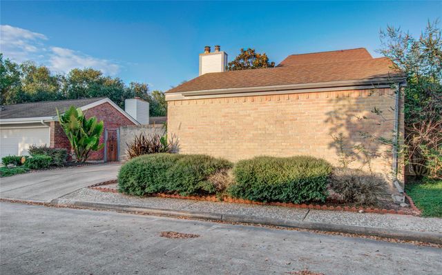 16707 Fernwood Way, Houston, TX 77058