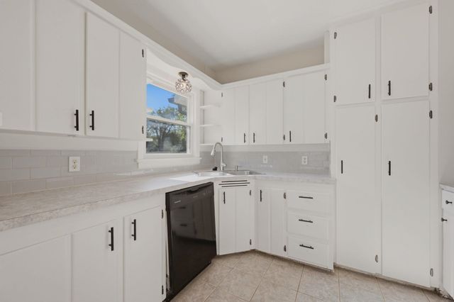 1500 N Sedgwick, Wichita, KS 67203