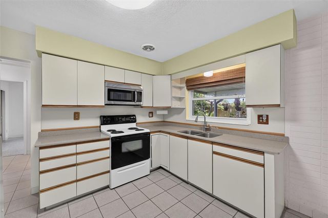 2864 62ND AVENUE S, St Petersburg, FL 33712