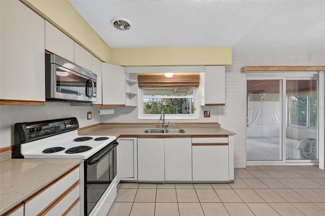 2864 62ND AVENUE S, St Petersburg, FL 33712