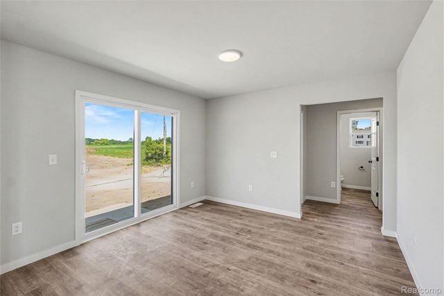 6030 Lahring Road, Fenton Charter Township, MI 48451