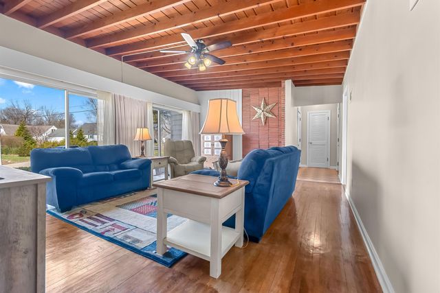 117 Orchard Ridge Parkway, Hillsdale, MI 49242