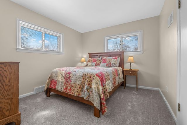 117 Orchard Ridge Parkway, Hillsdale, MI 49242