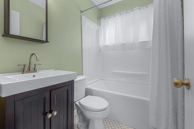 117 Orchard Ridge Parkway, Hillsdale, MI 49242