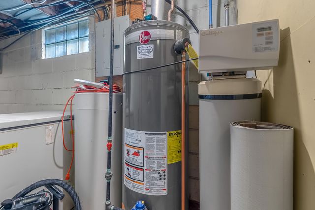 117 Orchard Ridge Parkway, Hillsdale, MI 49242