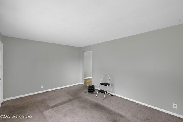 3307 Quinton Dr, Louisville, KY 40216