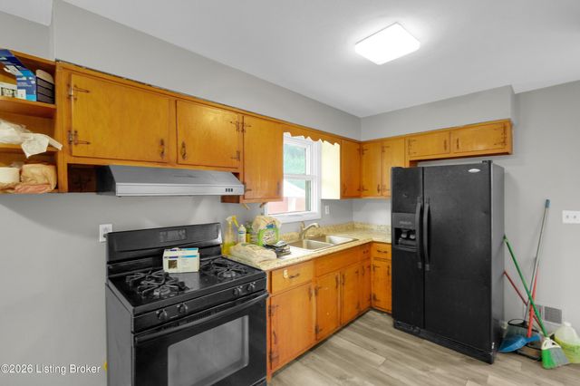 3307 Quinton Dr, Louisville, KY 40216