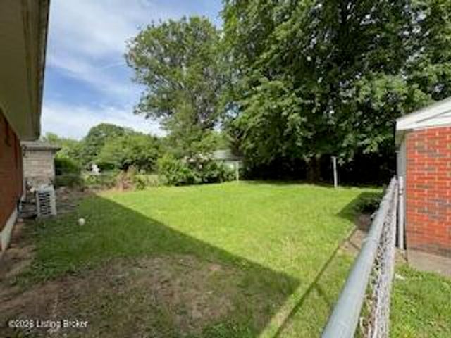 3307 Quinton Dr, Louisville, KY 40216