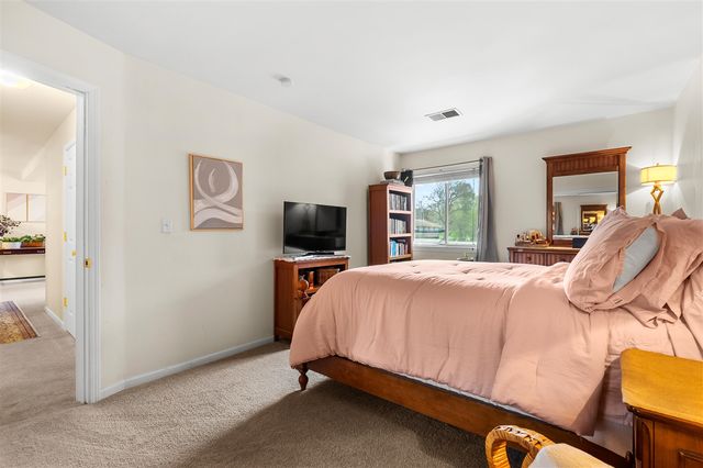 742 W Kilgore Road 307, Kalamazoo, MI 49008