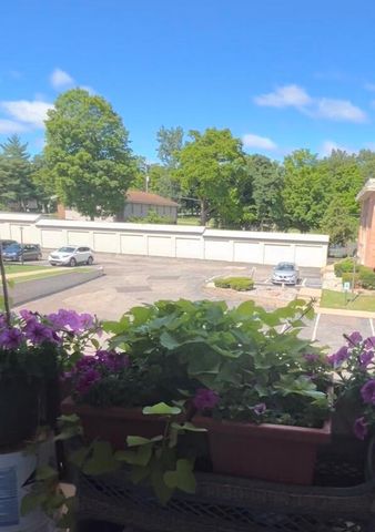742 W Kilgore Road 307, Kalamazoo, MI 49008