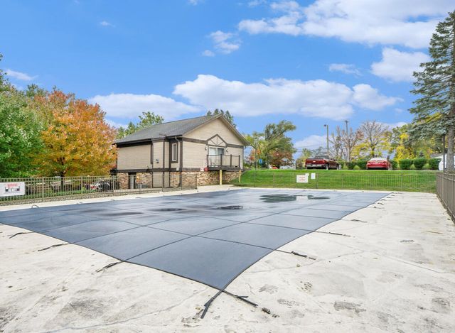 742 W Kilgore Road 307, Kalamazoo, MI 49008