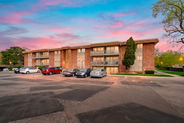 742 W Kilgore Road 307, Kalamazoo, MI 49008