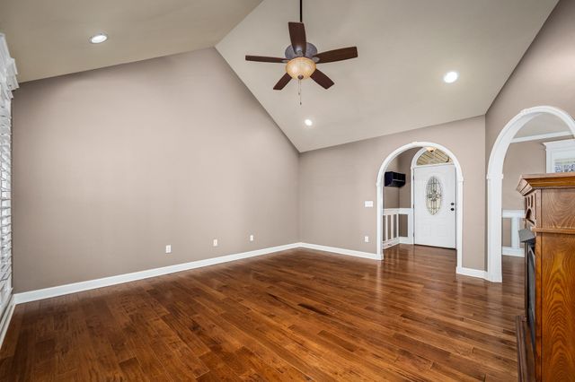 610 Westwood Dr, Mcminnville, TN 37110