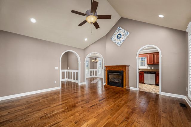 610 Westwood Dr, Mcminnville, TN 37110