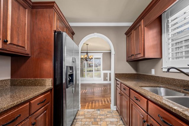 610 Westwood Dr, Mcminnville, TN 37110