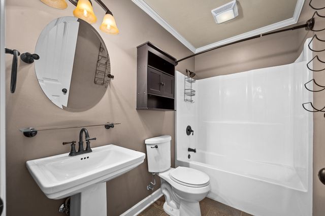 610 Westwood Dr, Mcminnville, TN 37110