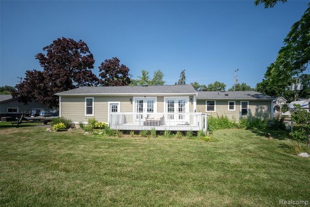 1298 S Cass Lake Road, Waterford, MI 48328