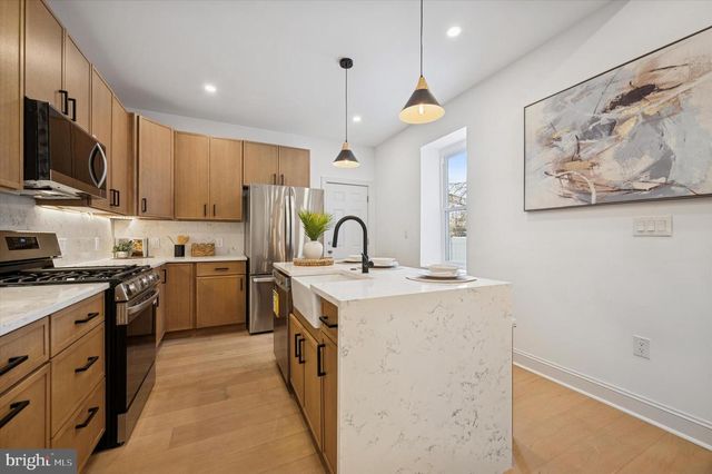 240 W EARLHAM TER, Philadelphia, PA 19144