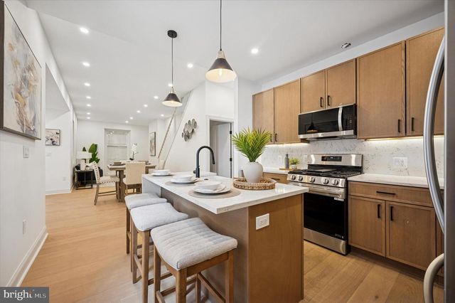 240 W EARLHAM TER, Philadelphia, PA 19144