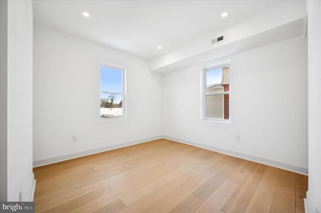 240 W EARLHAM TER, Philadelphia, PA 19144