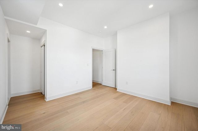 240 W EARLHAM TER, Philadelphia, PA 19144