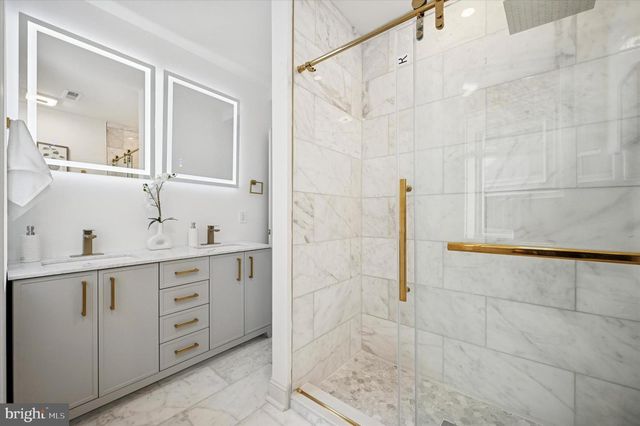 240 W EARLHAM TER, Philadelphia, PA 19144