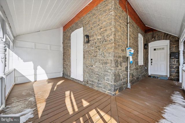 240 W EARLHAM TER, Philadelphia, PA 19144