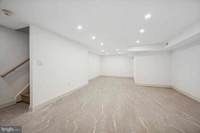 240 W EARLHAM TER, Philadelphia, PA 19144