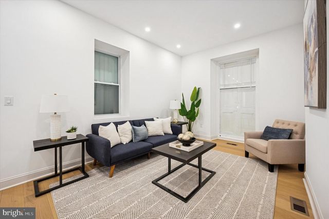 240 W EARLHAM TER, Philadelphia, PA 19144