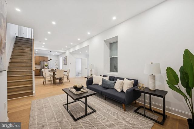 240 W EARLHAM TER, Philadelphia, PA 19144