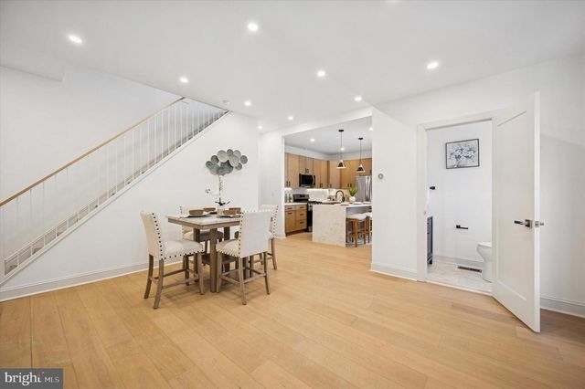 240 W EARLHAM TER, Philadelphia, PA 19144