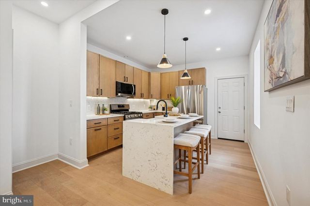 240 W EARLHAM TER, Philadelphia, PA 19144